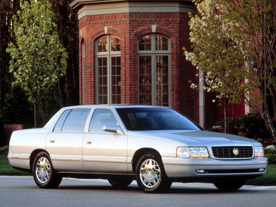 Cadillac DeVille Concours 1997 года  (фото 6 из 21)